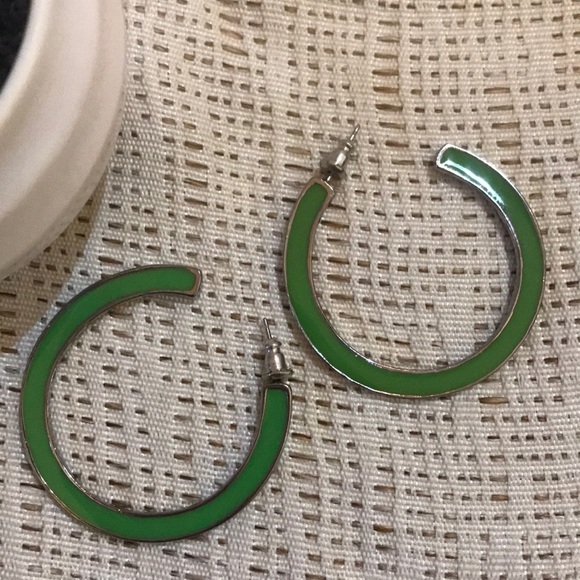 💚 Green and silver earrings - Picture 3 of 3